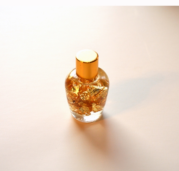 Picture of Gold Flakes Bottle 